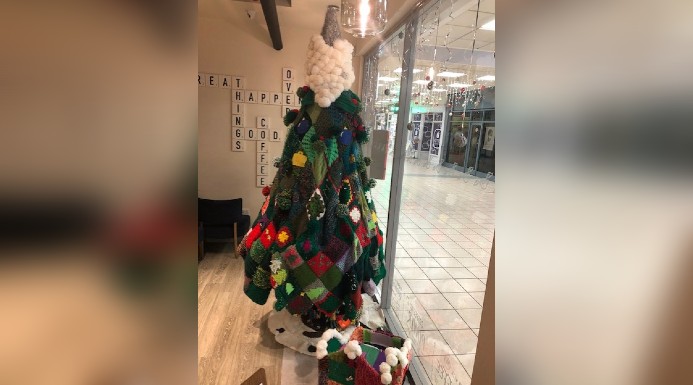 Ennis National School Students Knit Christmas Tree!